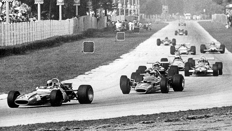 Stars der 60er- und 70er- Jahre: Jackie Stewart (l.) und Jochen Rindt (dahinter), der 1970 tödlich verunglückt.