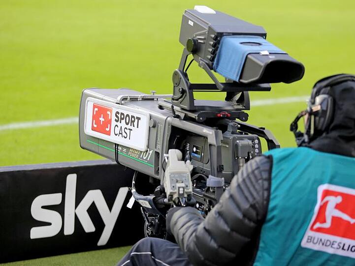 Nach dpa-Informationen bleibt Sky bis zur Saison 2024/2025 der wichtigste TV-Partner der Fußball-Bundesliga.