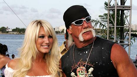 Brooke Hogan erinnert anl&auml;sslich seines ersten Todestags an ihren Vater Hulk Hogan.