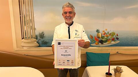 Mario Gamba Anfang des Jahres mit der Auszeichnung der "50 Top Italy Awards" zum zehntbesten italienischen Restaurant der Welt. Das Acquarello steht damit an der Spitze in Deutschland.