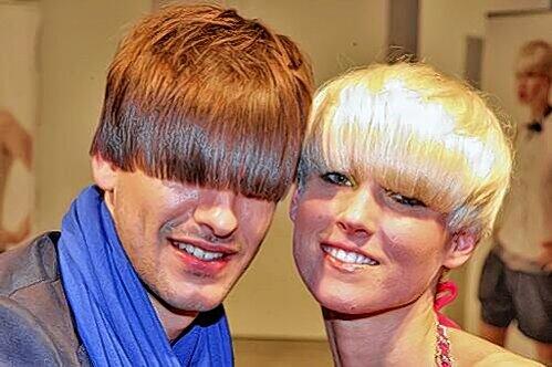 Julian und Anna mit Pilzkopf - die Beatles lassen grüßen.
