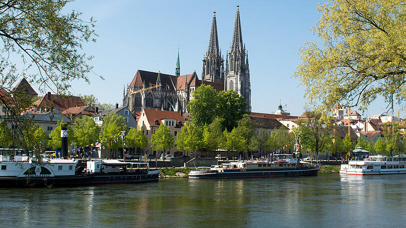 Auch in Regensburg wächst der Pegelstand weiter an.