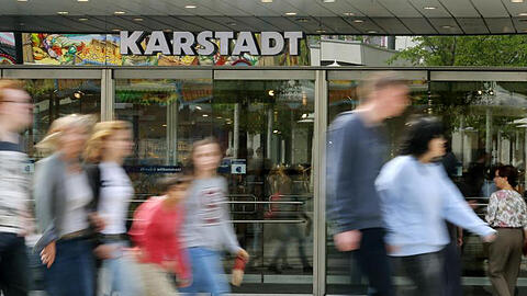 Karstadt-Chef Fanderl fordert ein Ende der Wettbewerbsverzerrung auf Kosten der stationären Händler.