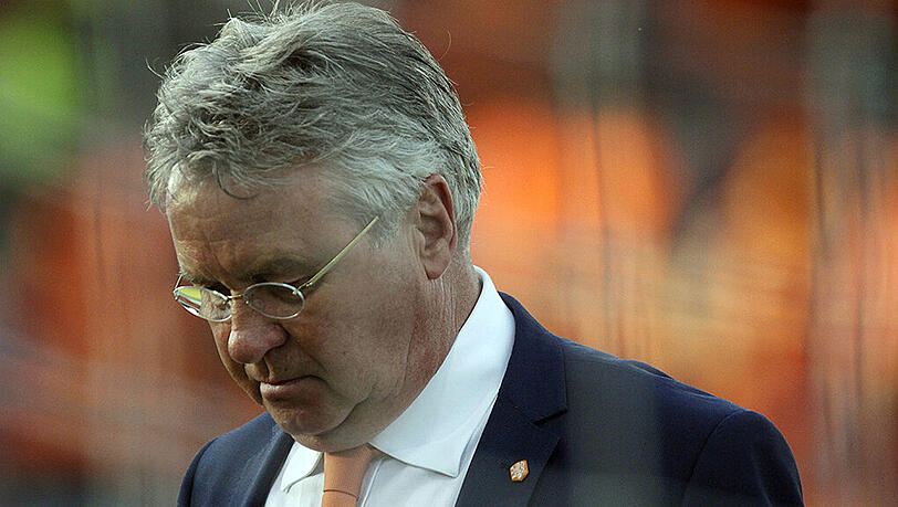 Enttäuschende Zwischenbilanz in der EM-Qualifikation: Guus Hiddink. Enttäuschende Zwischenbilanz in der EM-Qualifikation: Guus Hiddink.