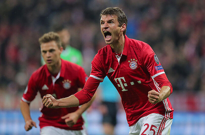Thomas Müller - Note 2: Endlich &ndash; Müller trifft wieder für die Bayern! Nach Robbens flacher Ecke knipste der Stürmer sein drittes Saisontor. Sehr engagiert, pushte seine Mitspieler.