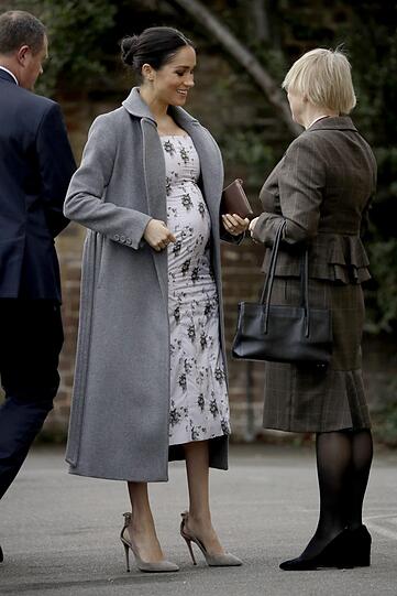 Meghan trifft am 18. Dezember 2018 für einen Besuch am Pflegeheim der Royal Variety Charity ein.