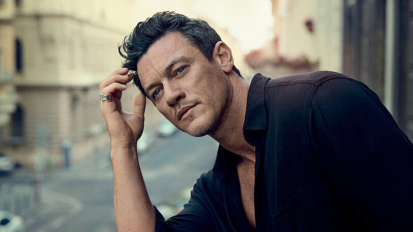 Luke Evans veröffentlicht mit "At Last" sein Debütalbum