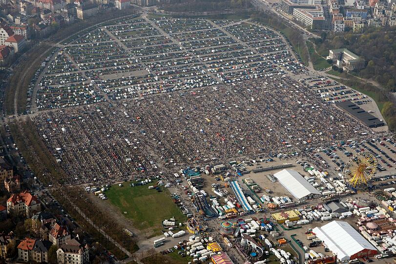 9. Richtig parken! Bitte nicht mit dem Auto auf die Theresienwiese fahren. Es gibt einen Parkplatz am Festgelände (fünf Euro pro Tag).