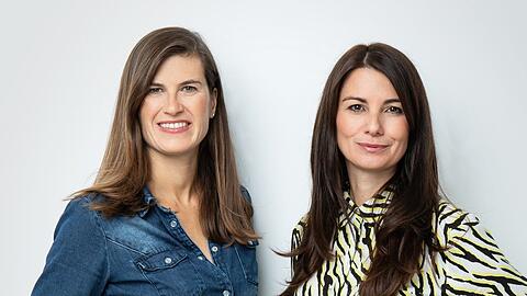 Lydia Leipert (l.) und Rebecca Zöller haben sich gemeinsam auf eine Führungsposition beworben. Seit fünf Jahren zeigen sie, dass man auch gemeinsam an der Spitze eines Teams stehen kann.