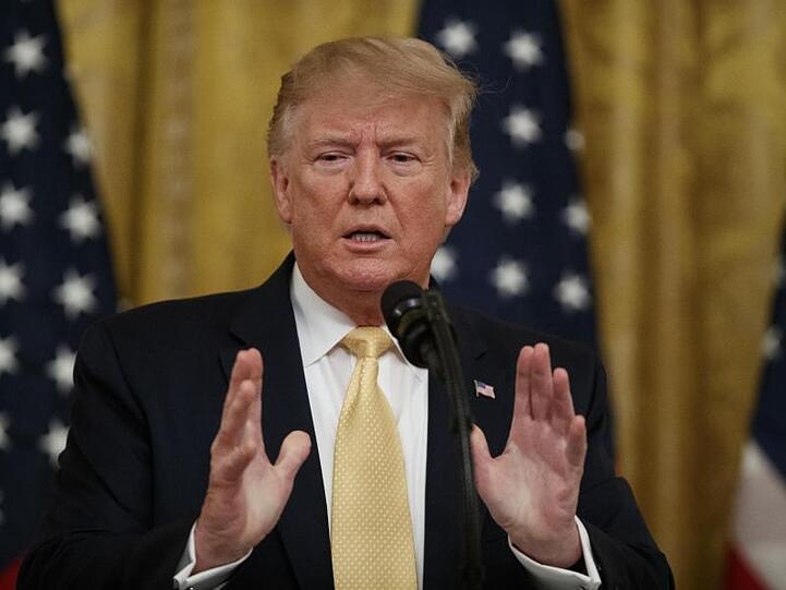 Die Abschiebungen würden am Sonntag beginnen, erklärte Trump.