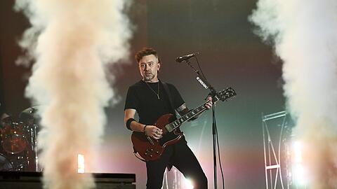 Wo Rauch ist, war vorher Feuer: der Sänger und Gitarrist Tim McIlrath von Rise against im Zenith.