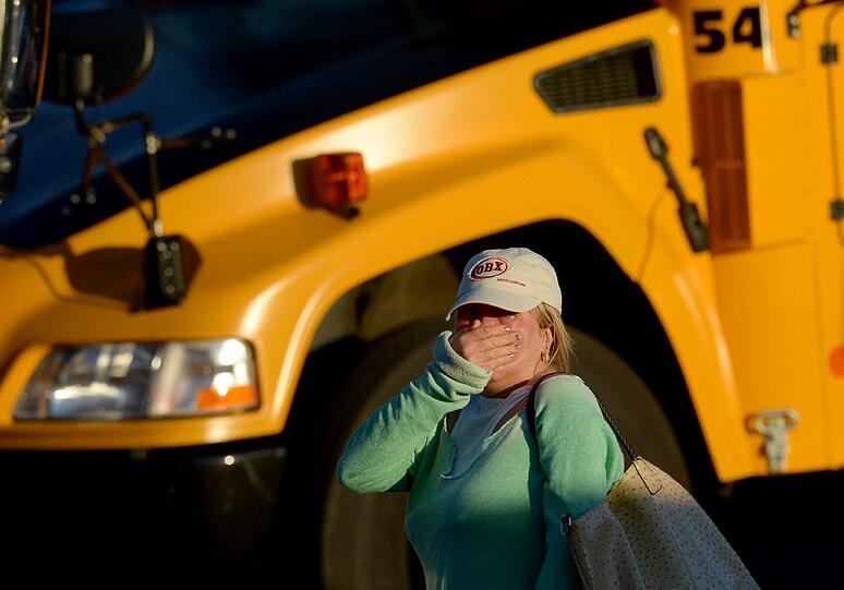 Die USA trauern um die Opfer des Amoklaufs. Bei dem Massaker in einer Grundschule wurden 28 Menschen getötet, darunter viele kleine Kinder.