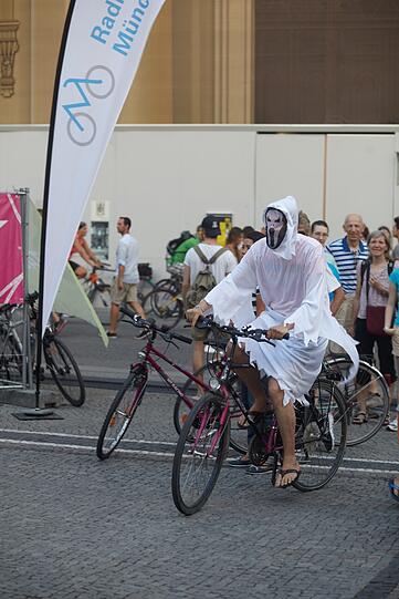 Tausende Münchner waren bei der sechsten Münchner Radlnacht dabei. Die Bilder.