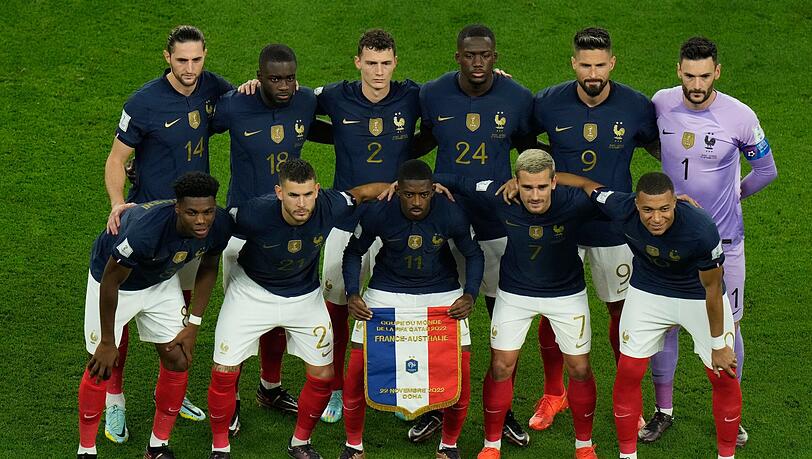 Die Spieler der französischen Nationalmannschaft stehen für ein Gruppenbild zusammen.