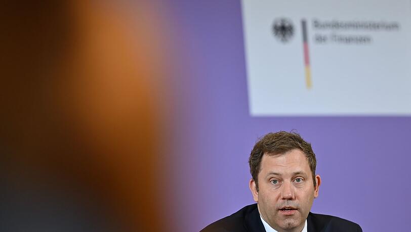 Vizekanzler Klingbeil plant seinen Haushalt mit hohen Schulden. (Archivbild)