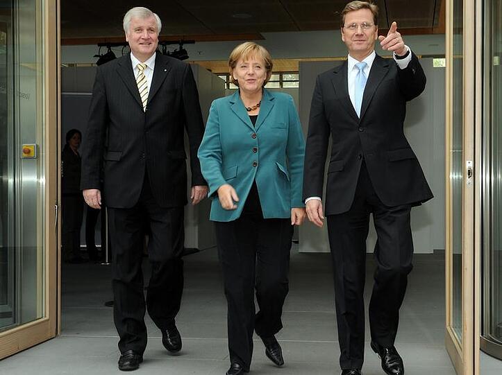 Auf der Zielgeraden: Die Verhandler von Union und FDP, Horst Seehofer (CSU), Angela Merkel (CDU) und Guido Westerwelle (FDP)
