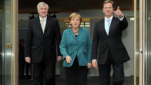 Auf der Zielgeraden: Die Verhandler von Union und FDP, Horst Seehofer (CSU), Angela Merkel (CDU) und Guido Westerwelle (FDP)