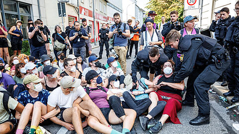 Weniger Demonstranten, weniger Stress mit der Polizei: IAA-Gegner, Polizei und der OB Dieter Reiter ziehen Bilanz nach der IAA.