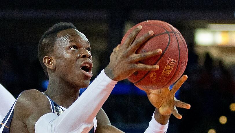 Er ist Deutschlands größtes Basketball-Talent: Dennis Schröder ist in Atlanta gelandet. Er spielt jetzt für die Atlanta Hawks in der NBA. Er ist Deutschlands größtes Basketball-Talent: Dennis Schröder ist in Atlanta gelandet. Er spielt jetzt für die Atlanta Hawks in der NBA.