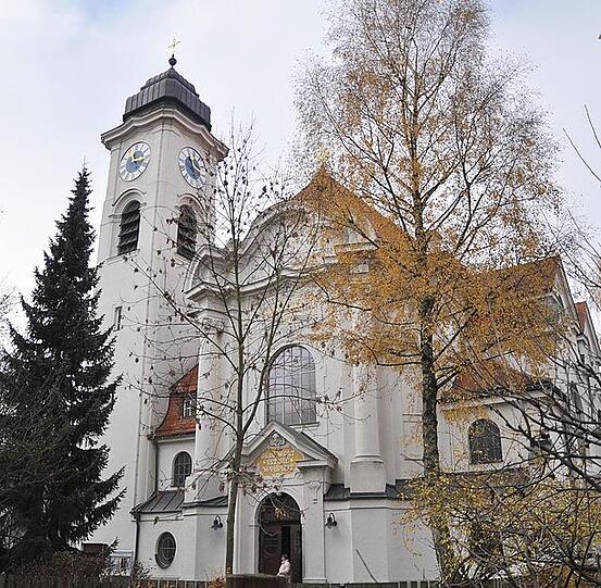 Die Himmelfahrtskirche in Pasing.
