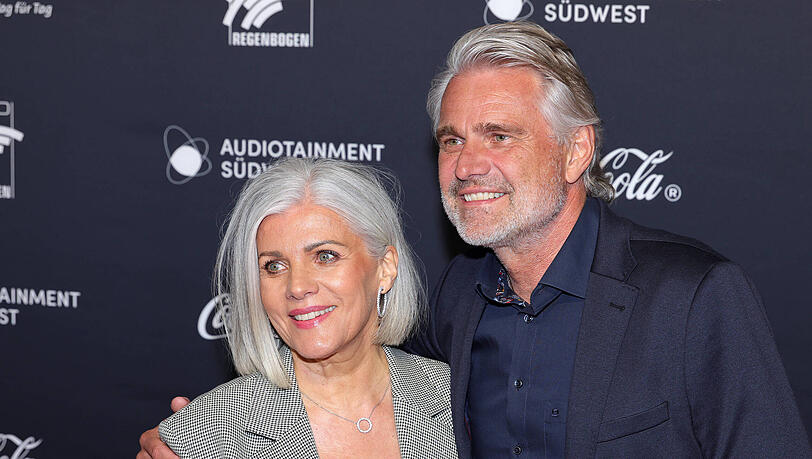 2023 trat Birgit Schrowange mit Frank Spothelfer vor den Traualtar. Ganz realistisch r&auml;t sie Frauen zu finanzieller Unabh&auml;ngigkeit.
