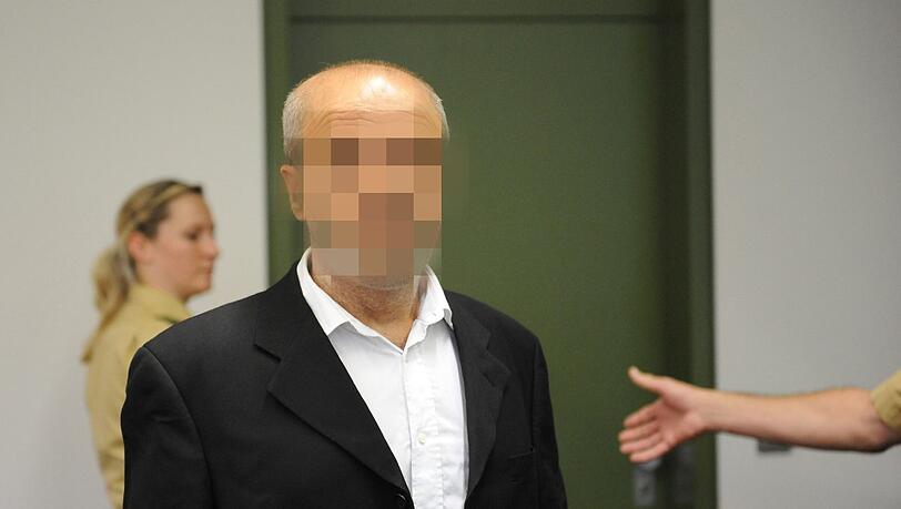 Der Angeklagte Ismat O. (45) bestreitet die Tat vor dem Münchner Schwurgericht. Die Richter halten ihn für schuldig. Der Angeklagte Ismat O. (45) bestreitet die Tat vor dem Münchner Schwurgericht. Die Richter halten ihn für schuldig.