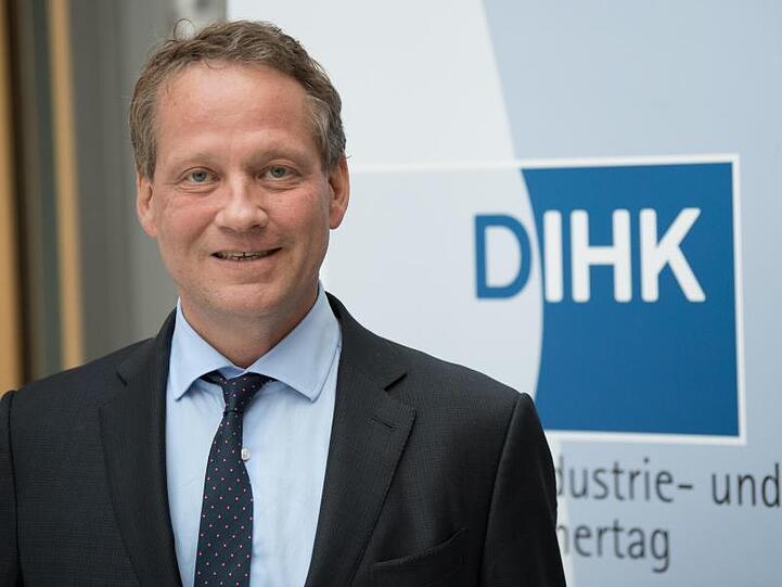 DIHK-Chef Eric Schweitzer spricht von "erschreckenden Zahlen" bei der Umfrage.
