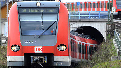 Berufspendler brauchten am Mittwochmorgen mal wieder Geduld. Die Bahn hatte mit mehreren Störungen zu kämpfen.