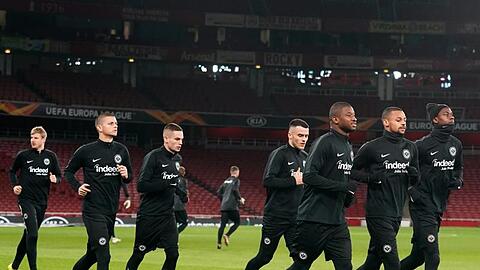Die Spieler von Eintracht Frankfurt stehen beim FC Arsenal unter Erfolgsdruck.