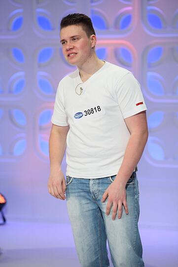 Und auch Artur Esau (17) aus Menden will es mit seiner Stimme ganz nach oben schaffen.