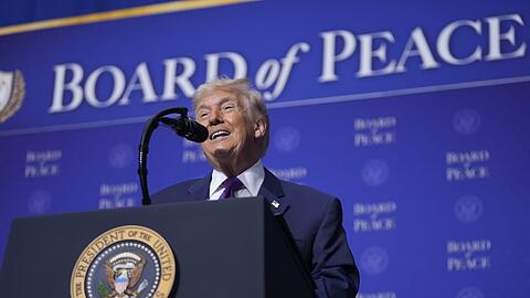 Der umstrittene Friedensrat ist ganz auf ihn zugeschnitten: US-Pr&auml;sident Donald Trump hat den Vorsitz inne. (Archivbild)