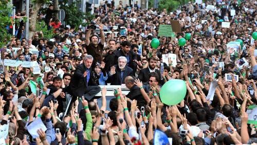 Proteste der Oppopsition in Theran - aus Solidarität gehen in München lebende Iraner am Samstag in der Stadt auf die Straße. Proteste der Oppopsition in Theran - aus Solidarität gehen in München lebende Iraner am Samstag in der Stadt auf die Straße.