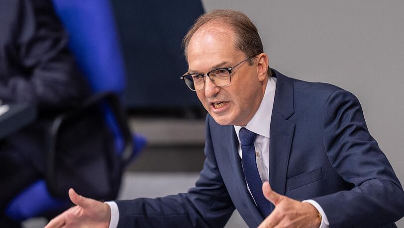 Innenminister Alexander Dobrindt rechnet mit weiteren hybriden Angriffen auf Ziele in Deutschland. Innenminister Alexander Dobrindt rechnet mit weiteren hybriden Angriffen auf Ziele in Deutschland.