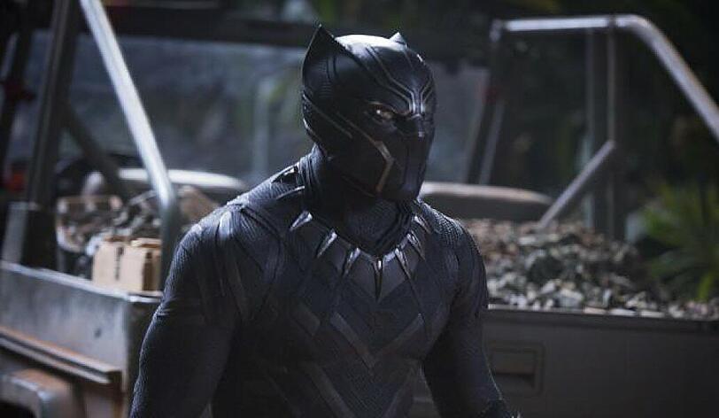 Black Panther (Chadwick Boseman) war der erste schwarze Comic-Superheld, der es in den Mainstream schaffte. Nun ist er der erfolgreichste, den das US-Kino je gesehen hat.