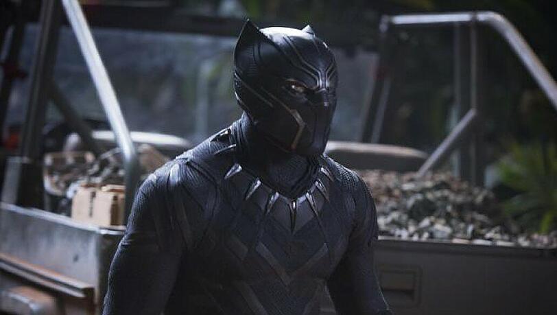 Black Panther (Chadwick Boseman) war der erste schwarze Comic-Superheld, der es in den Mainstream schaffte. Nun ist er der erfolgreichste, den das US-Kino je gesehen hat.