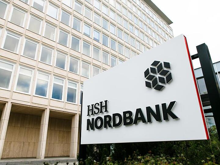Während einer Betriebsversammlung informiert die HSH Nordbank am Dienstag über seine künftige Struktur und den geplanten Personalabbau.