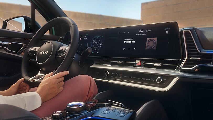 Praktisch: Die Leiste unterm Touchscreen lässt sich für zwei Funktionen nutzen.
