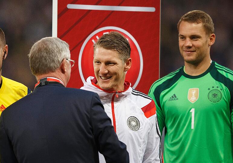 Für sie hat Trainer-Legenede Sir Alex Ferguson (links) besonderes Lob parat: Bastian Schweinsteiger und Manuel Neuer.