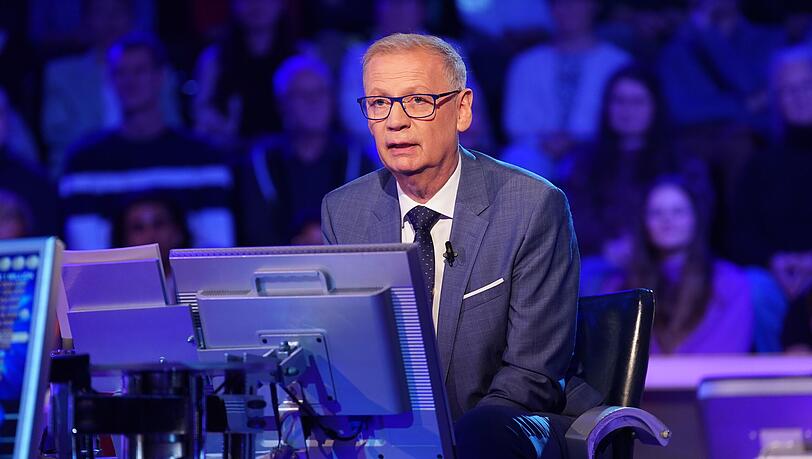 Günther Jauch fühlt seinen "Wer wird Millionär?"-Kandidaten mit kniffligen Fragen auf den Zahn. Günther Jauch fühlt seinen "Wer wird Millionär?"-Kandidaten mit kniffligen Fragen auf den Zahn.