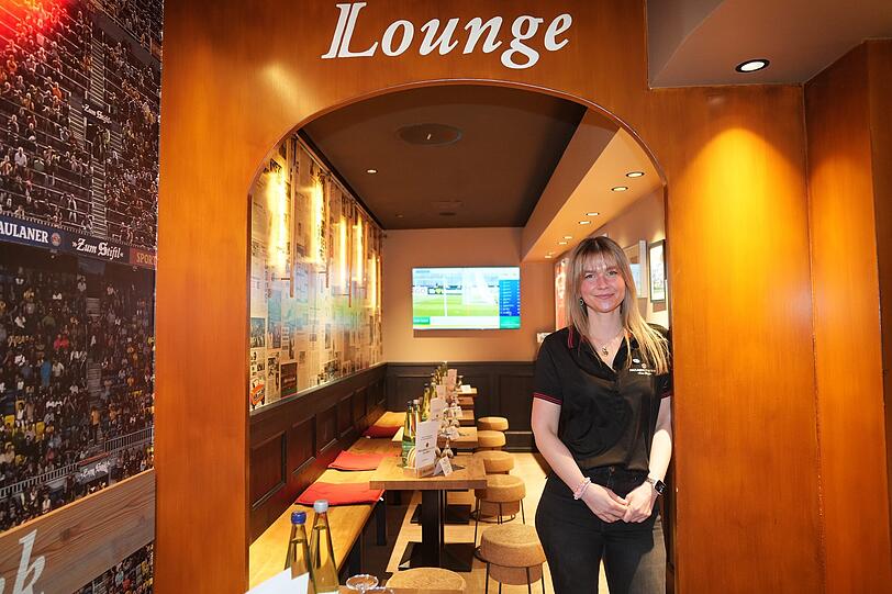 Ulrike Franzkowiak, genannt Uschi, k&uuml;mmert sich um die G&auml;ste.