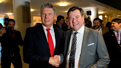 Oberbürgermeister Dieter Reiter (links) von der SPD und Josef Schmid, Fraktionschef der CSU im Münchner Rathaus werden künftig noch enger zusammenrücken.