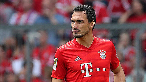 Mats Hummels hatte seine Karriere beim FC Bayern begonnen und war 2008 nach Dortmund gewechselt. 2016 kehrte er für eine Ablösesumme von rund 35 Millionen Euro nach München zurück.