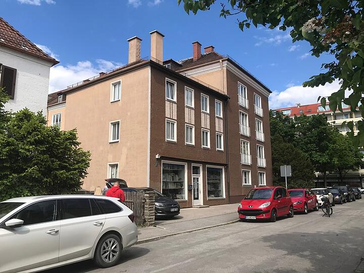 Es gibt sie noch, die gute alte Schreibmaschine.Aber was, wenn sie streikt? In Teil 3 unserer Serie besuchen wir die letzten Büromaschinen-Reparateure Münchens in ihrer Werkstatt in Milbertshofen.