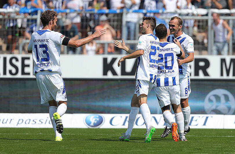 Das freut die Karlsruher: Im Januar empfangen sie den FC Bayern im Wildparkstadion.