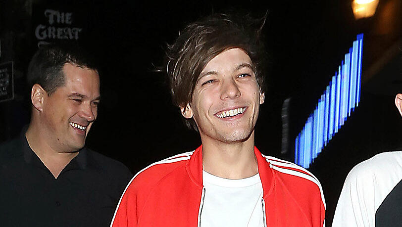 Louis Tomlinson will sich in Los Angeles niederlassen, um nah bei seinem Sohn sein zu können. Louis Tomlinson will sich in Los Angeles niederlassen, um nah bei seinem Sohn sein zu können.