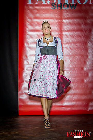 Viktoria ("Schöne Münchnerin"-Finalistin) für mydirndl.