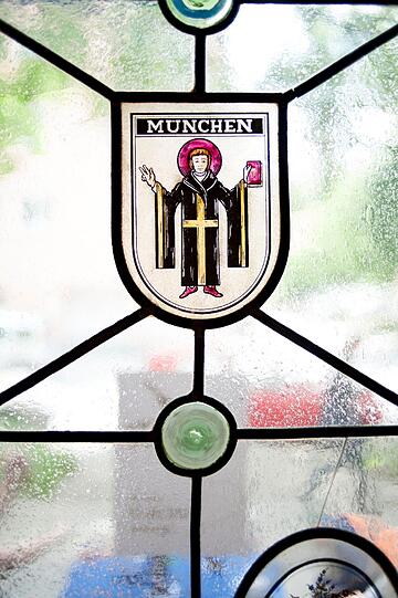 Butzenscheiben-Romantik in einem Stüberl.