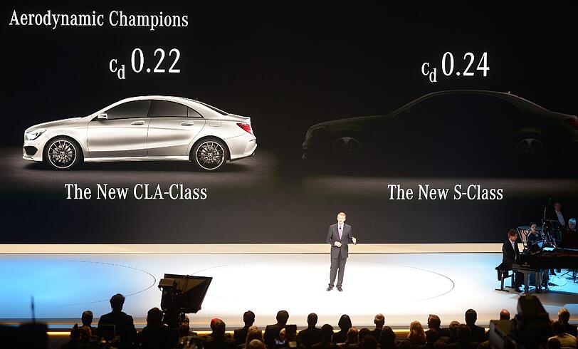 Die S-Klasse besticht durch zahlreiche Neuerungen. Auch in der Aerodynamik hat sich einiges getan.