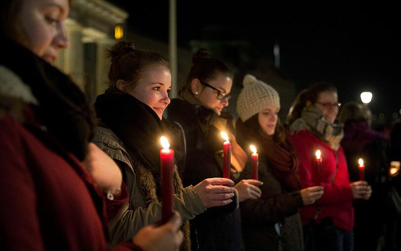 Bilder vom Brandenburger Tor. Hier endete die nicht ganz vollständige Lichterkette.