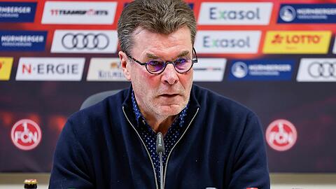 Sportvorstand Dieter Hecking bekannt, dass er bis Saisonende auch das Amt des Cheftrainers übernimmt.